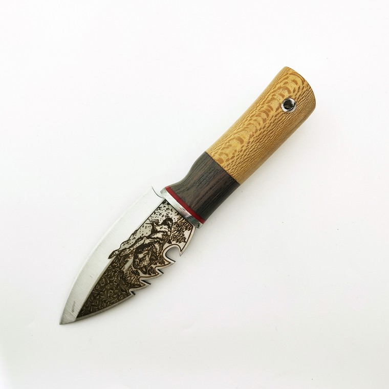 Kurt Gravürlü Ceviz Saplı 4116 Çelik Outdoor Av Bıçağı Kurt Gravürlü Ceviz Saplı 4116 Çelik Outdoor Av Bıçağı